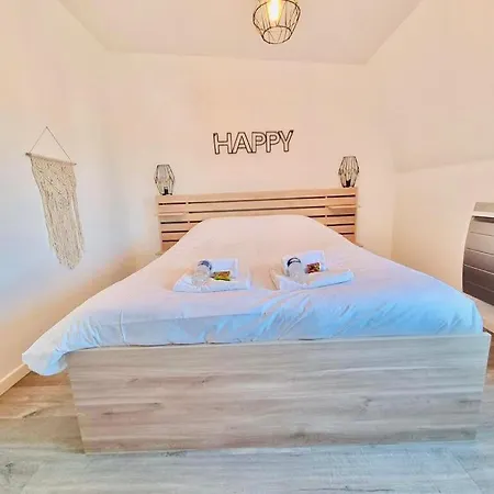 Lägenhet Rue De Reims Super T3 Equipe Et Parking Prive