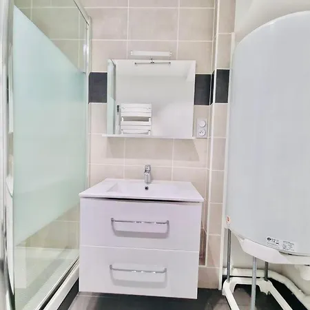 Rue De Reims Super T3 Equipe Et Parking Prive Lägenhet Betheny