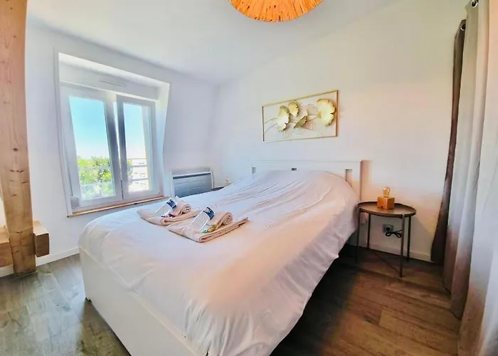 Rue De Reims Super T3 Equipe Et Parking Prive *