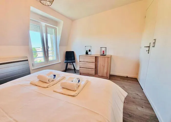 Rue De Reims Super T3 Equipe Et Parking Prive Apartment