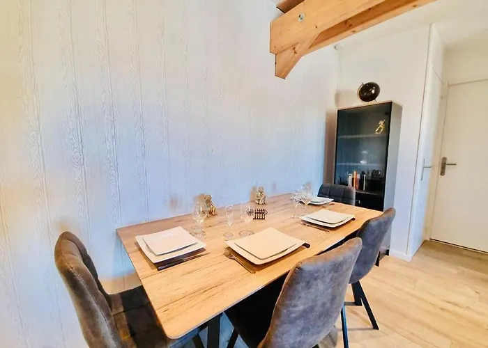 Rue De Reims Super T3 Equipe Et Parking Prive Apartment